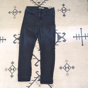 Levi's Women's Dark Gray Skinny Jeans